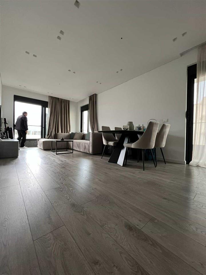 Shitet Apartment 1+1 Saranda