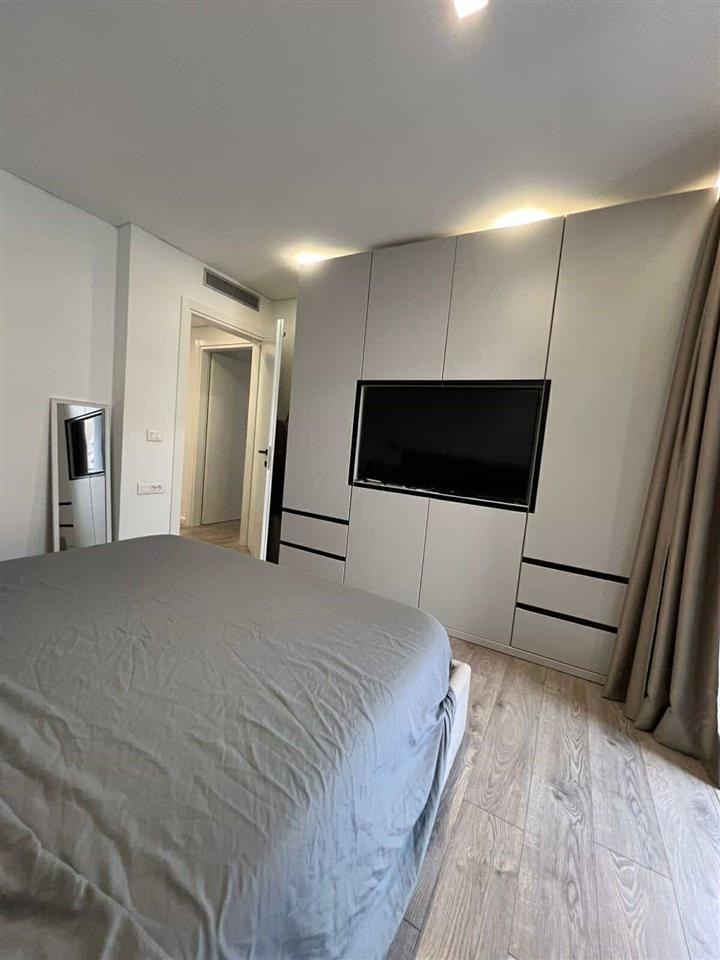 Shitet Apartment 1+1 Saranda