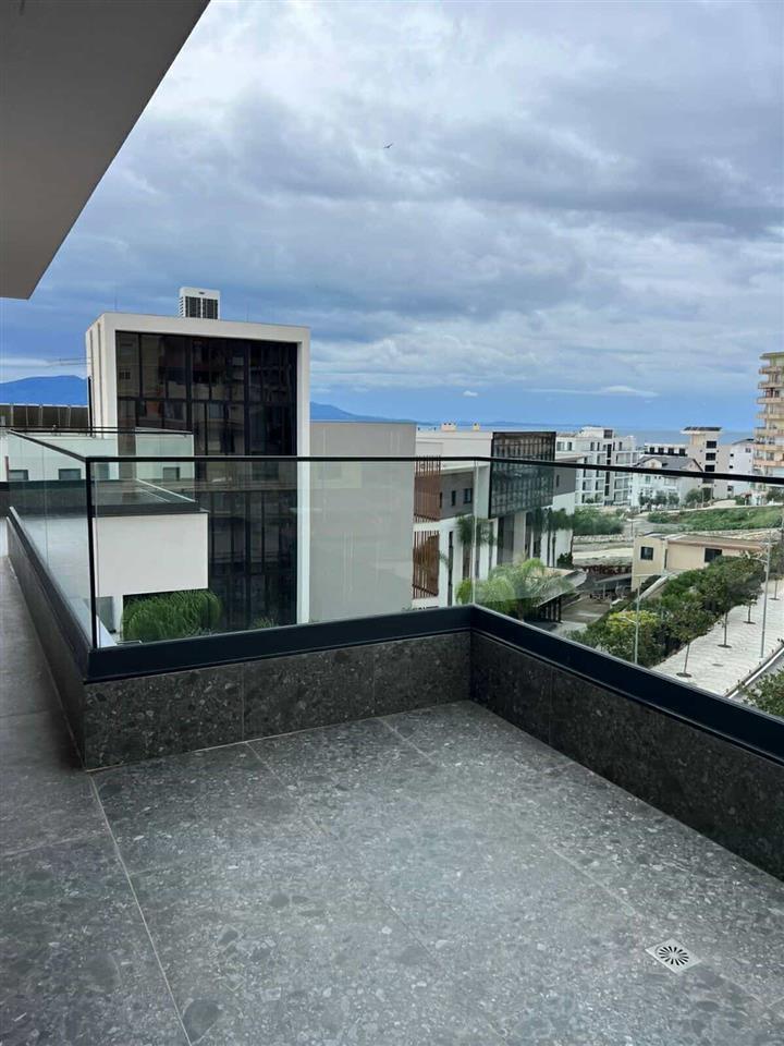 Shitet Apartment 1+1 Saranda