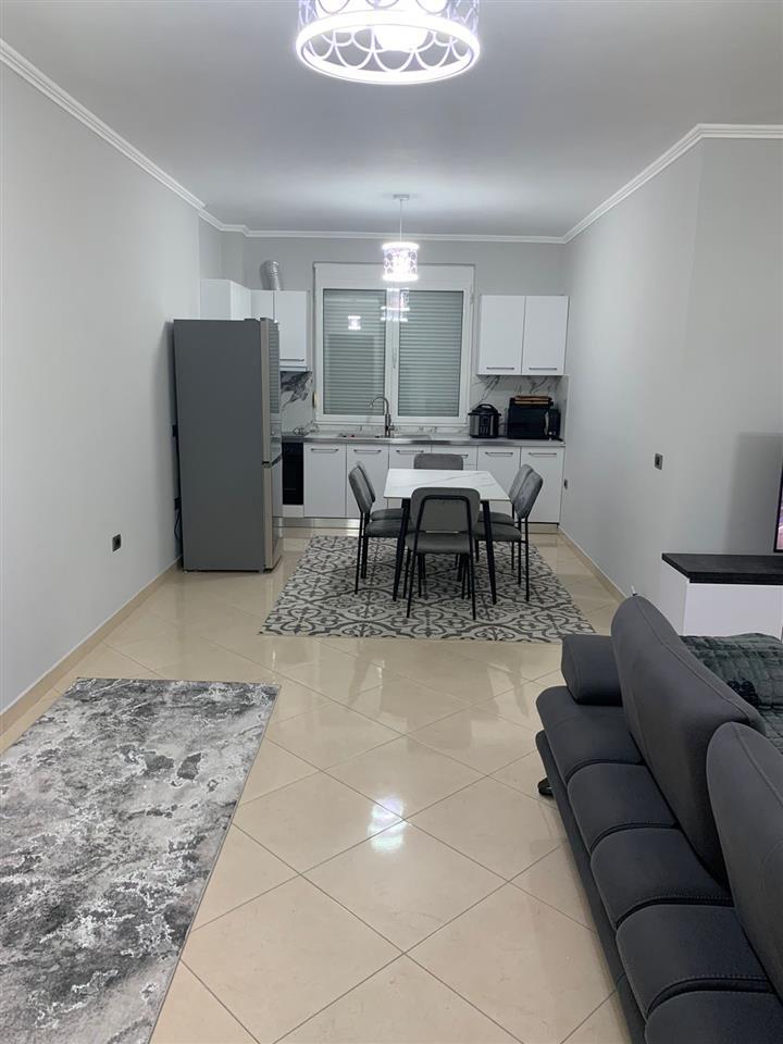 Apartment 3+1+1 Pallati Ri