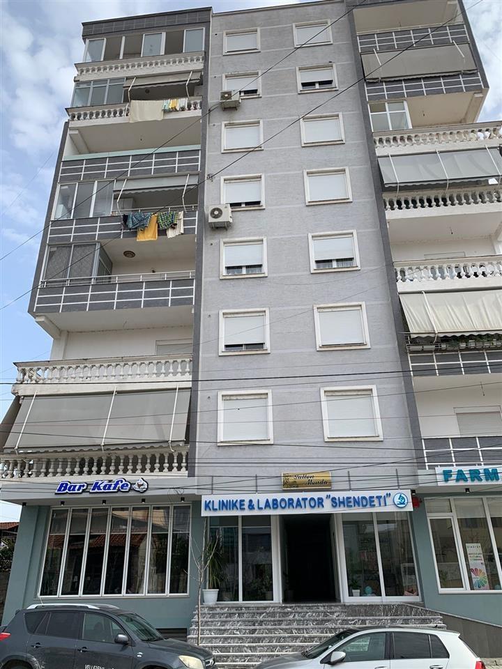 Apartment 3+1+1 Pallati Ri