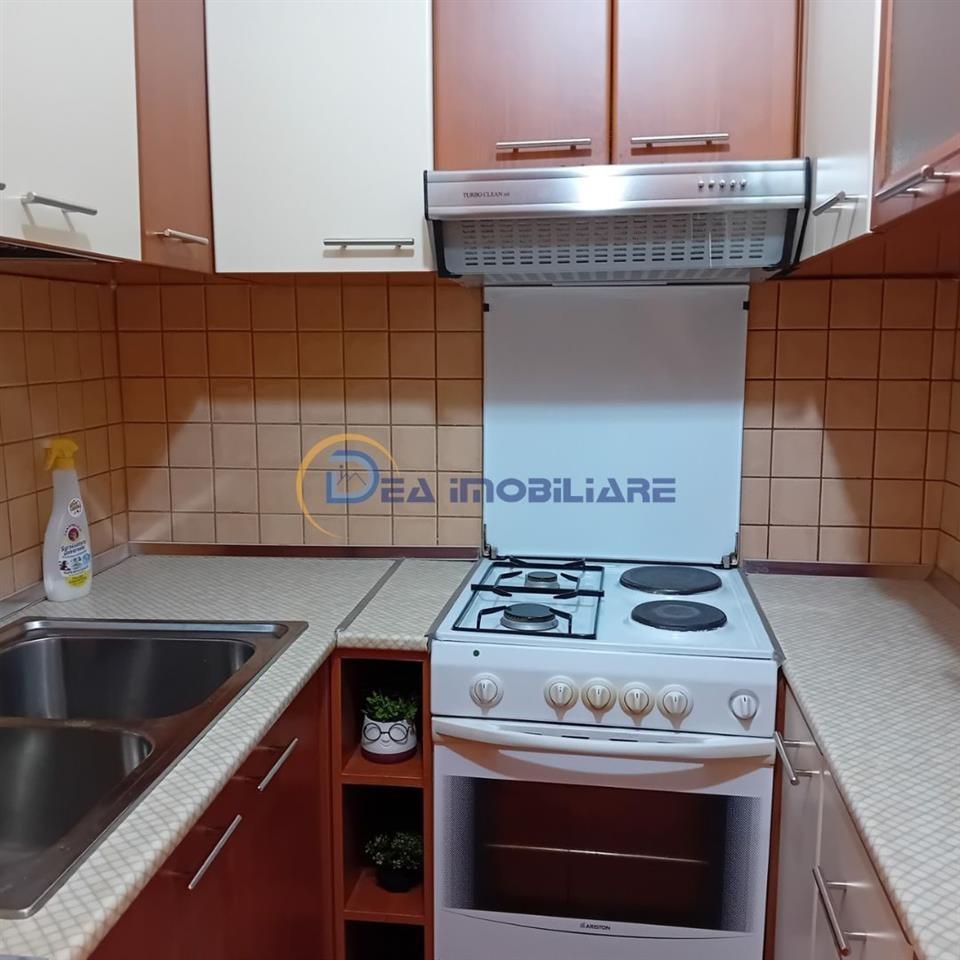 JEPET APARTAMENT 2+1 NE QENDER TEK STACIONI TRENIT