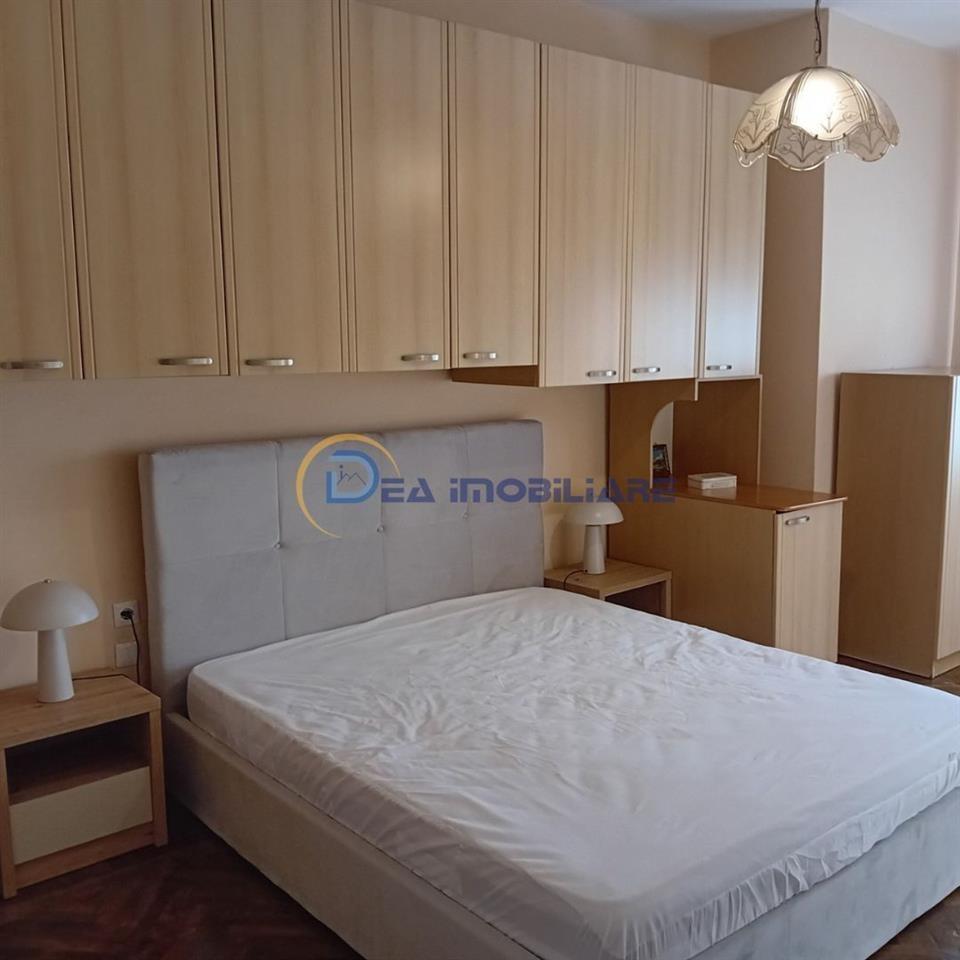 JEPET APARTAMENT 2+1 NE QENDER TEK STACIONI TRENIT