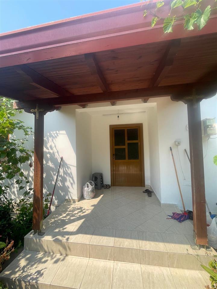 Shitet shtepi ne fshatin Cermë- Sektor