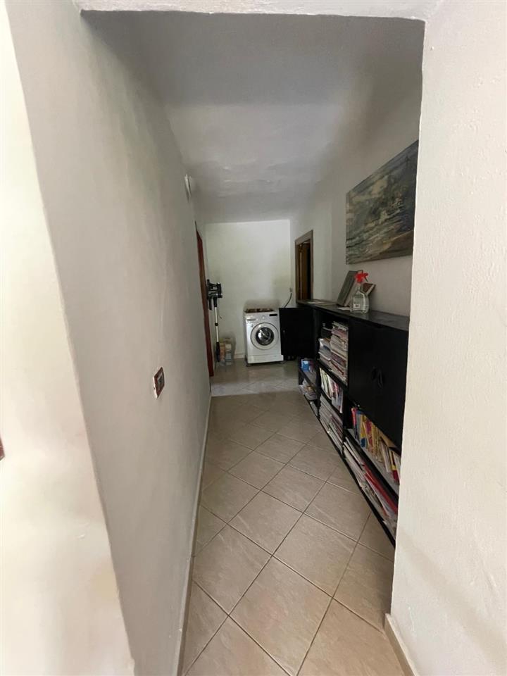 Shitet shtepi ne fshatin Cermë- Sektor