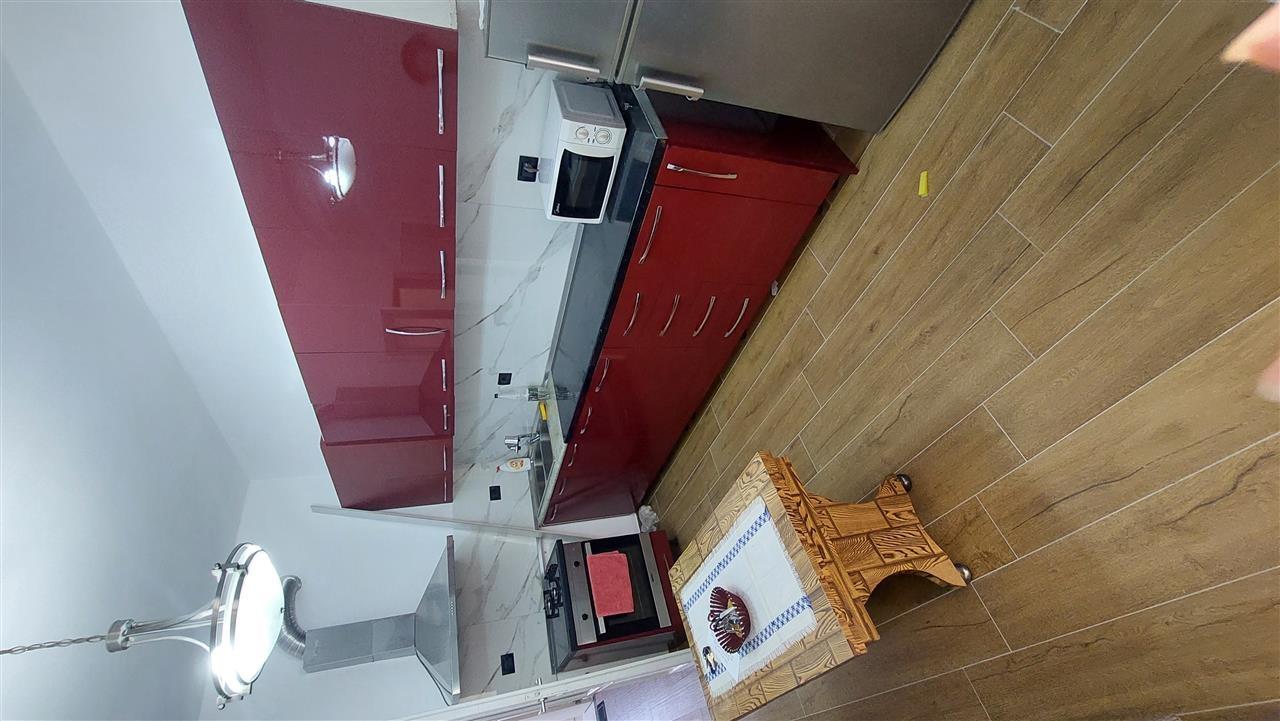 Jepet apartament 120m2 Myslym Shyri me qera.