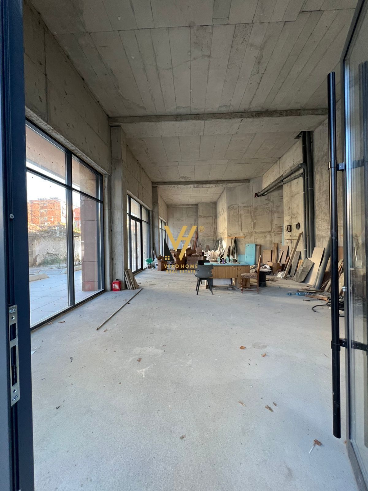 DYQAN 187 M2 TE RRUGA QEMAL STAFA 778.000 EURO