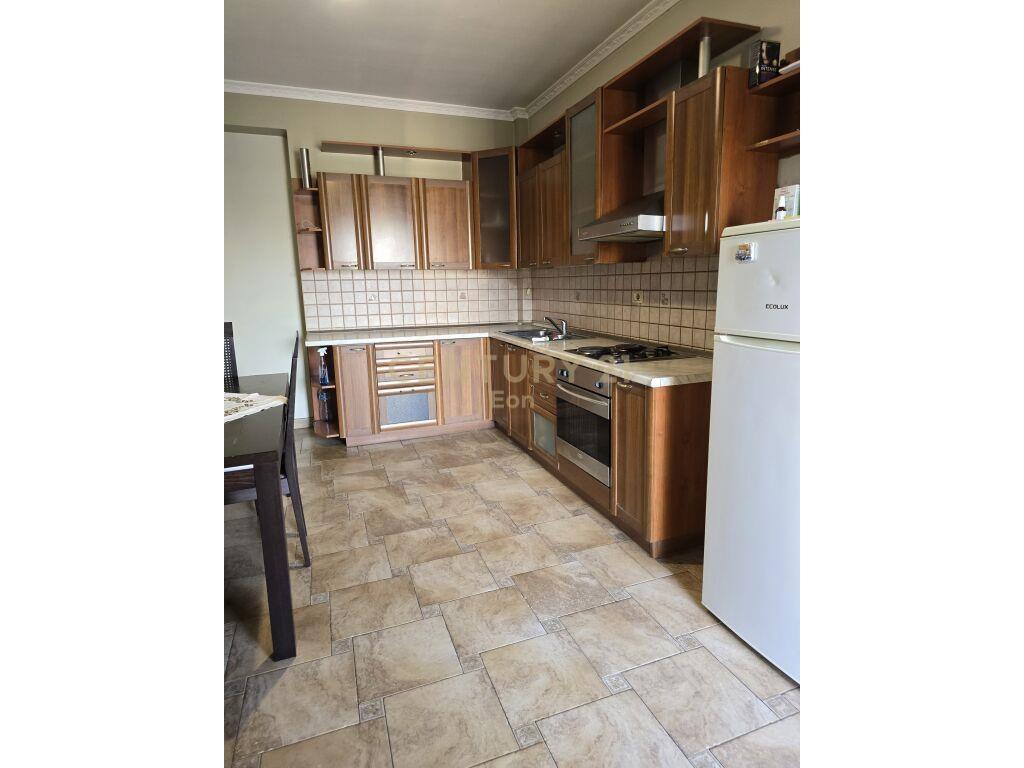 Shitet apartament 2+1+2 ne Durrës!