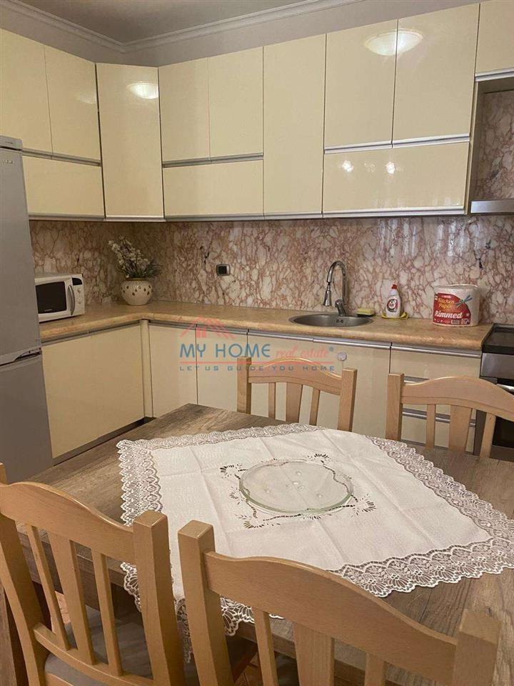 Apartament 3+1 me Qira te Shkolla e Baletit