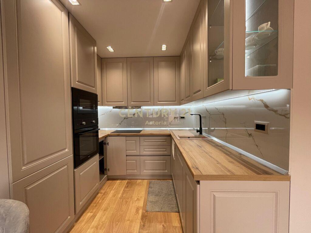 JEPET ME QIRA APARTAMENT 2+1+2 ME VERANDE NE ASTIR, UNAZA E