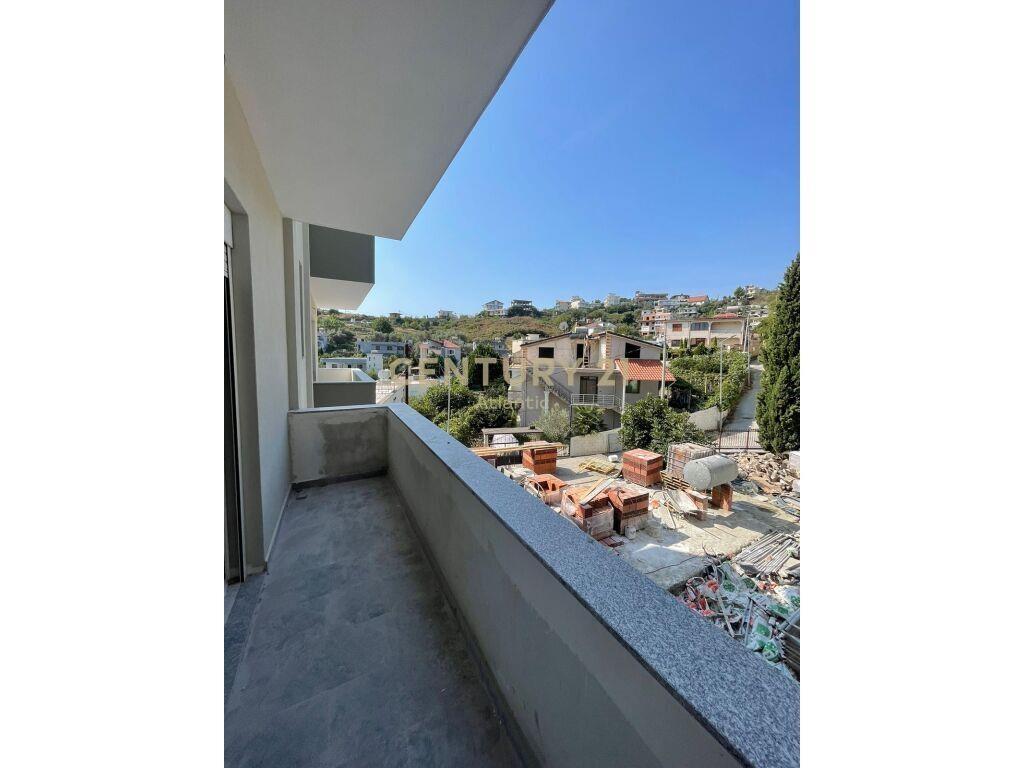 SHITET APARTAMENT 1+1 PRANE SPITALIT, DURRES!