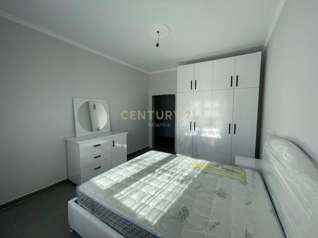 SHITET APARTAMENT 1+1 PRANE SPITALIT, DURRES!