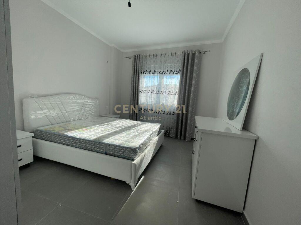 SHITET APARTAMENT 1+1 PRANE SPITALIT, DURRES!