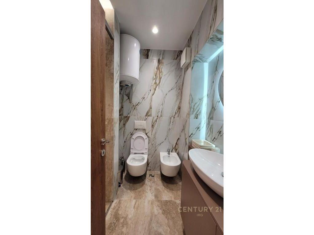 Qira Apartament 2+1+1 Rruga e Kavajes € 1 400