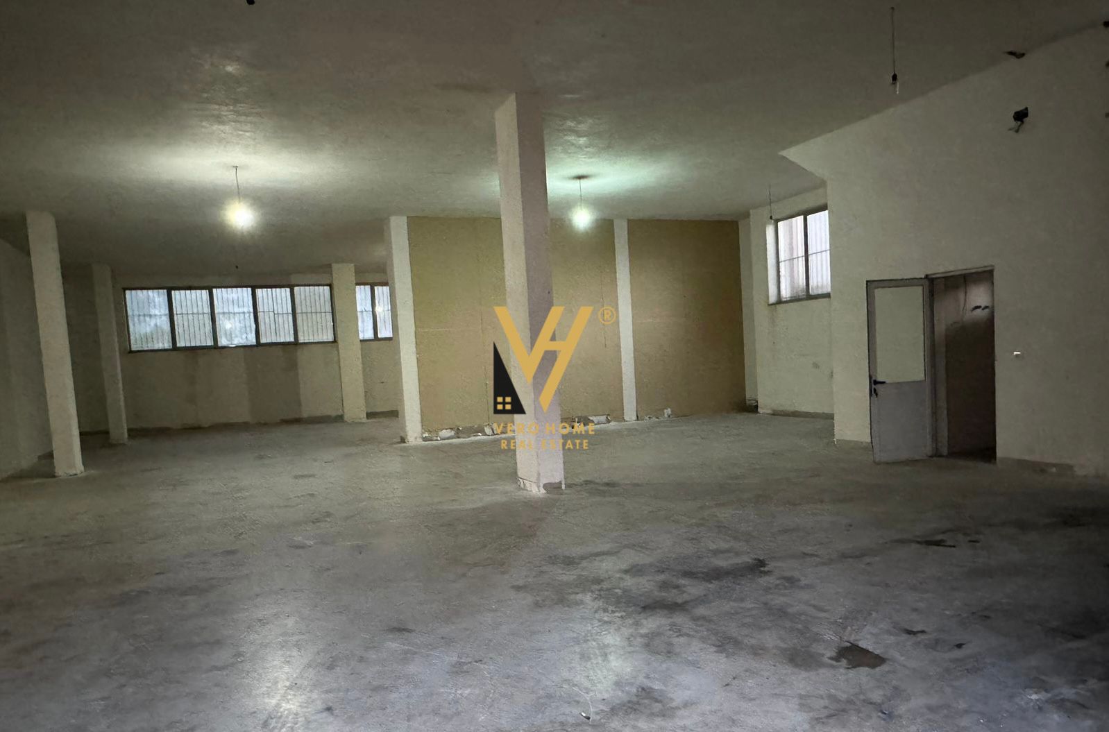 MAGAZINE 376 M2 NE KASHAR 380.000 EURO