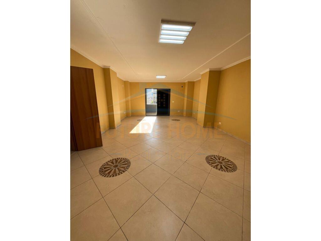 Qera, Apartament 2+1+2(Për Zyra), Rruga Kajo Karafili,