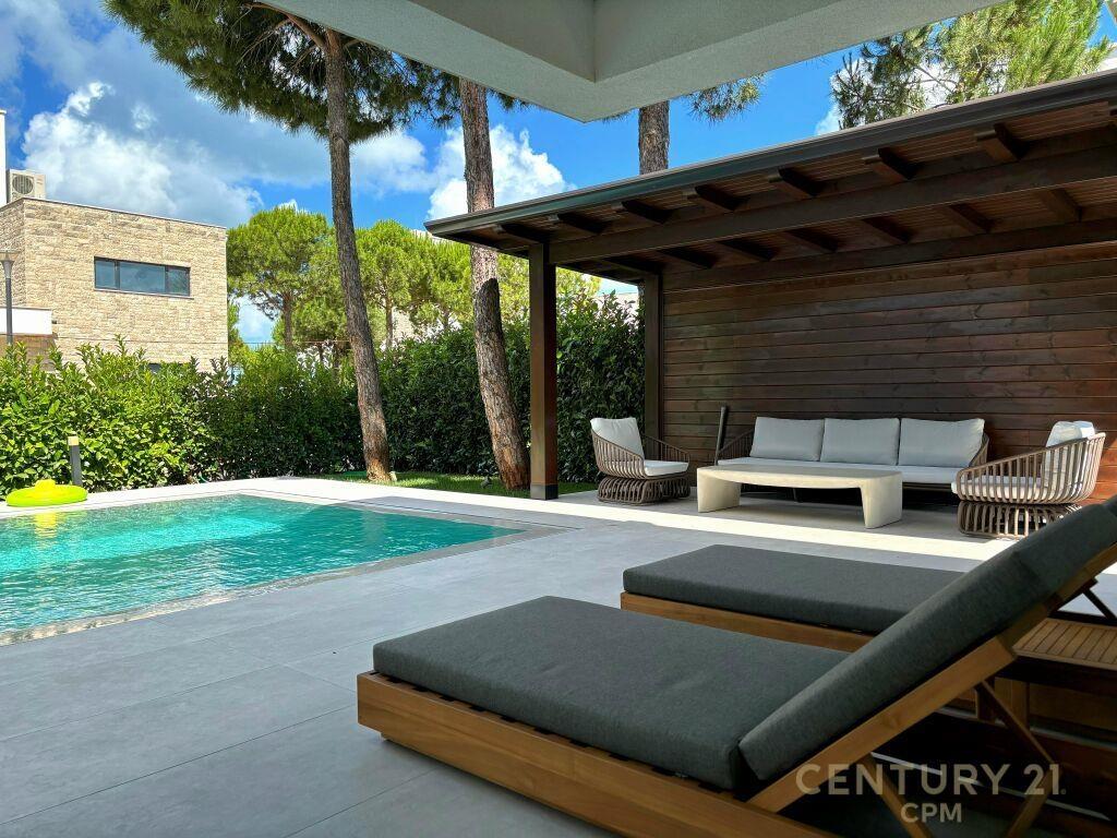 VILE LUKSOZE PER SHITJE NE SAN PIETRO