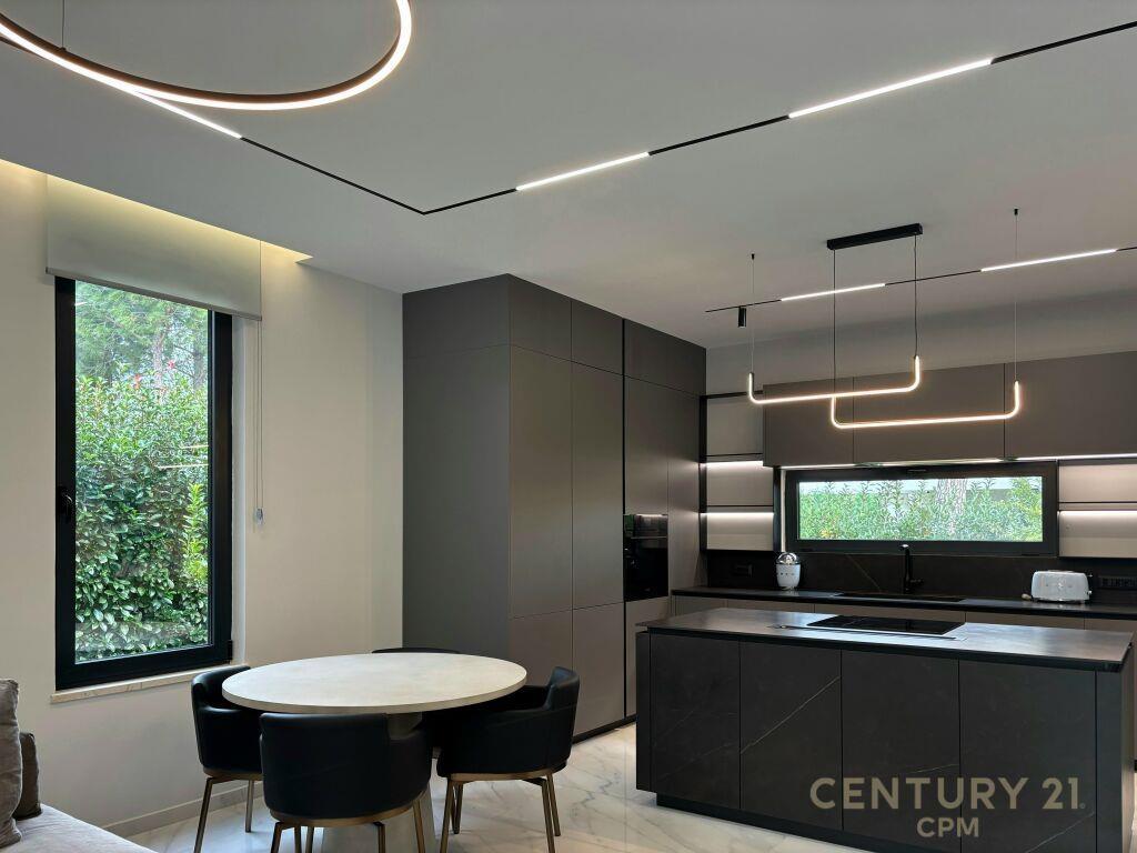 VILE LUKSOZE PER SHITJE NE SAN PIETRO