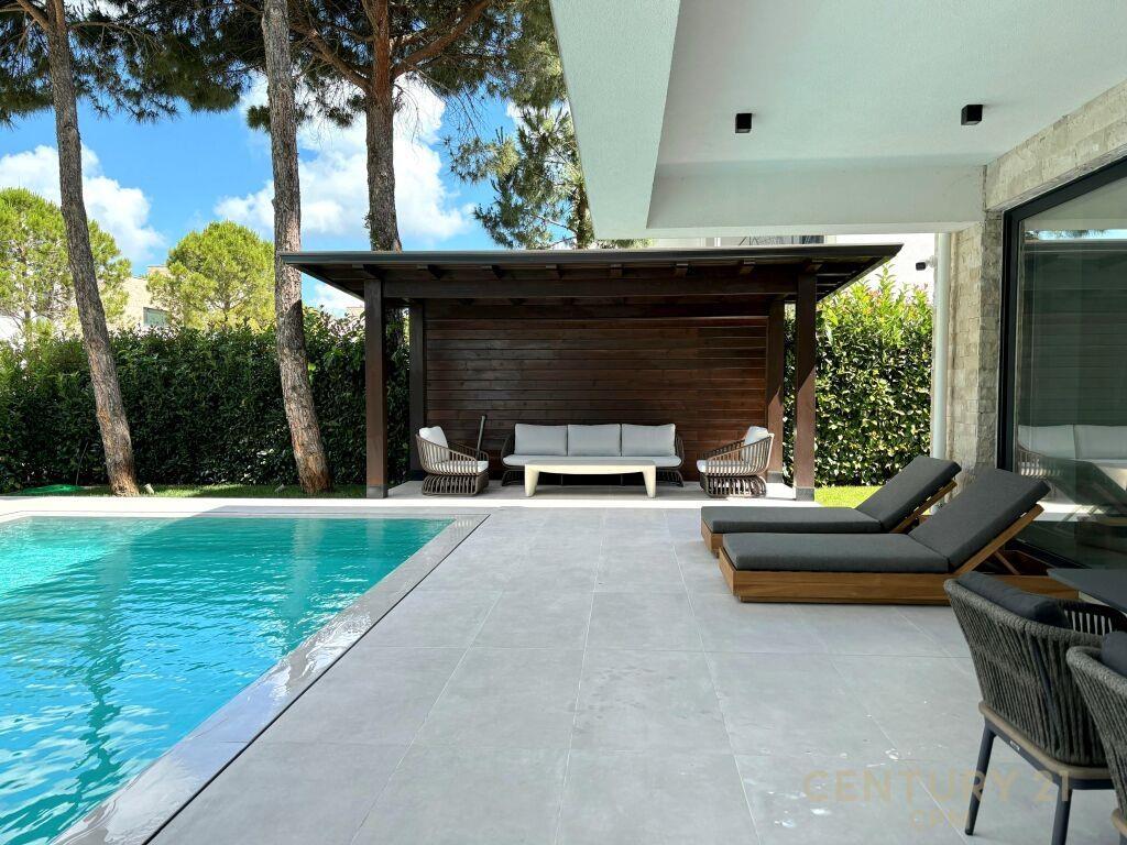 VILE LUKSOZE PER SHITJE NE SAN PIETRO