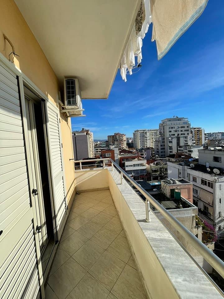 JEPET ME QERA APARTAMENT 2+1 + GARZH NE DURRES!