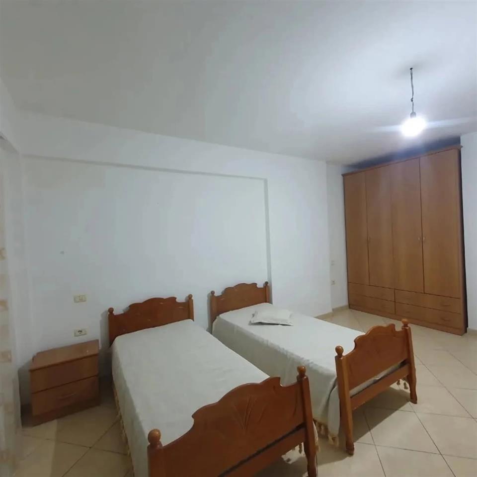 Apartament me qera 2+1+2 ne Lungomare Vlore