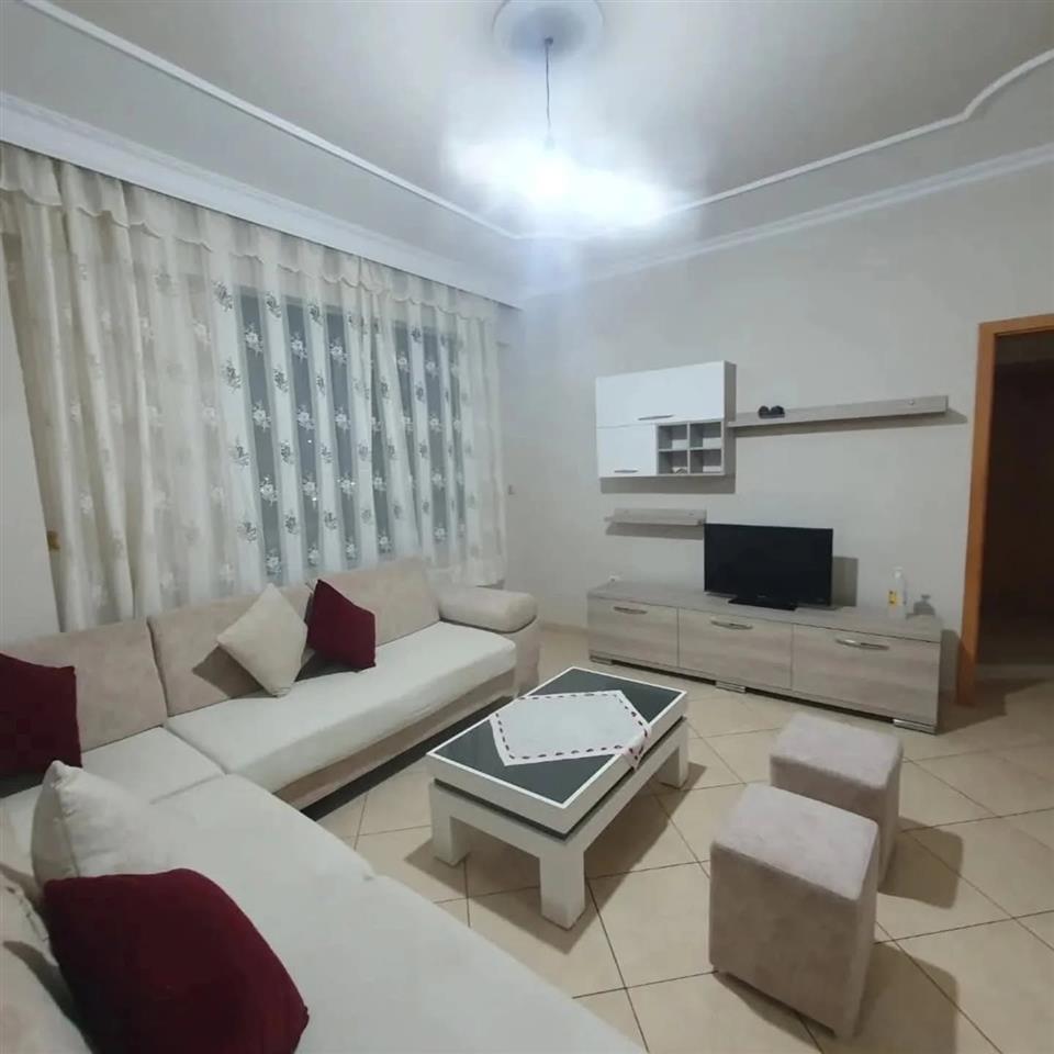Apartament me qera 2+1+2 ne Lungomare Vlore