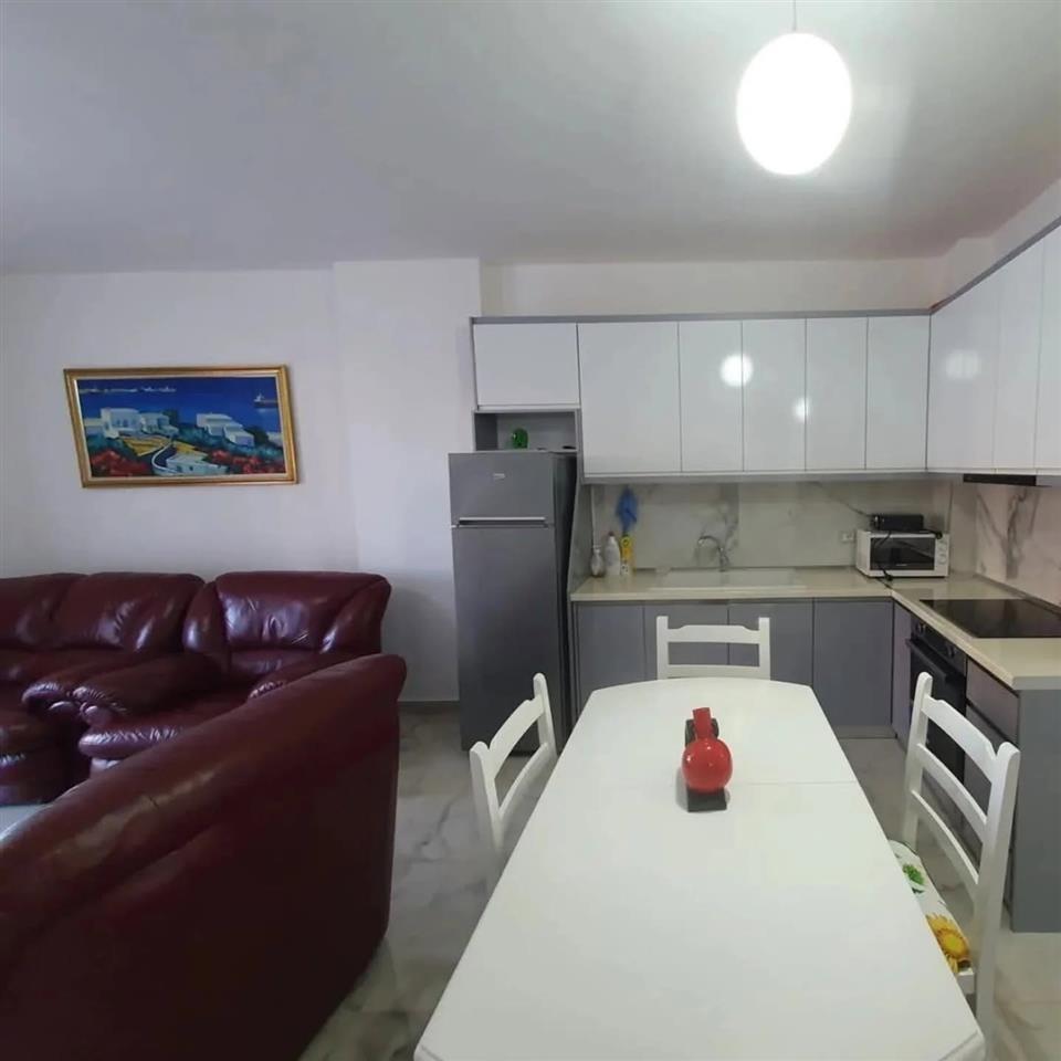 Apartament me qera 1+1 prane Bolv- Oil vlore