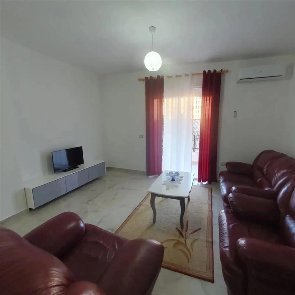 Apartament me qera 1+1 prane Bolv- Oil vlore