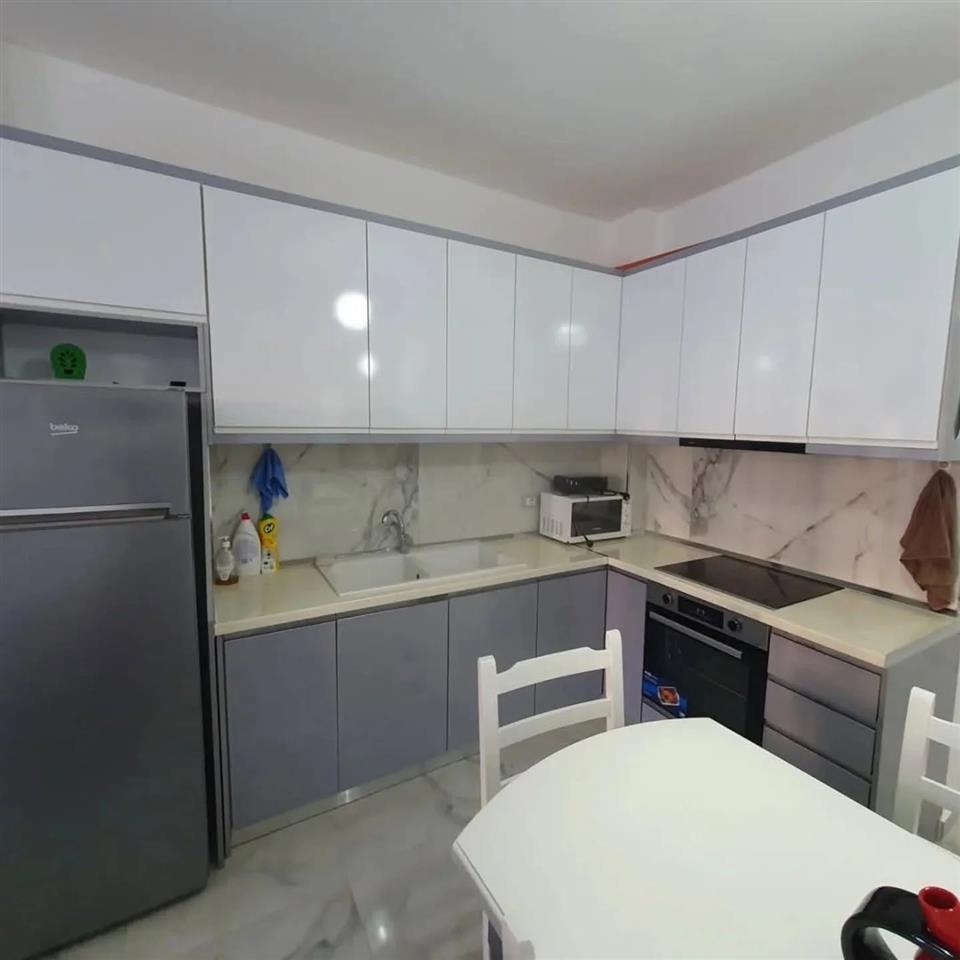 Apartament me qera 1+1 prane Bolv- Oil vlore