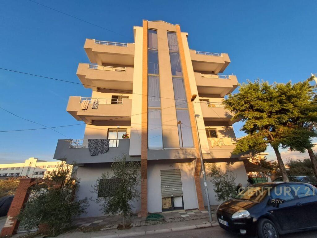 SHITET HOTEL NE PLAZH ME 15 DHOMA !!