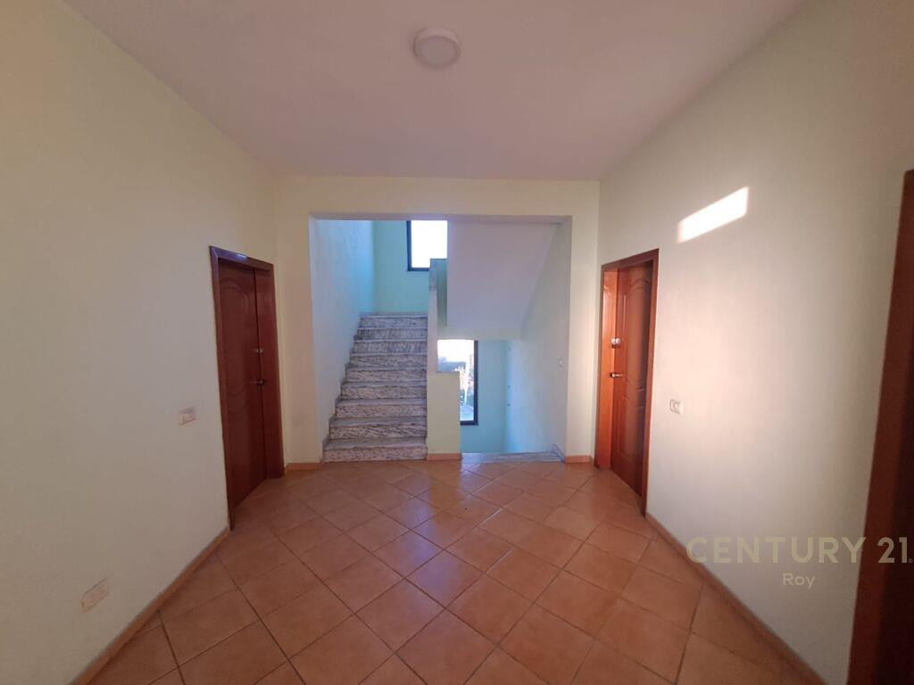 SHITET HOTEL NE PLAZH ME 15 DHOMA !!