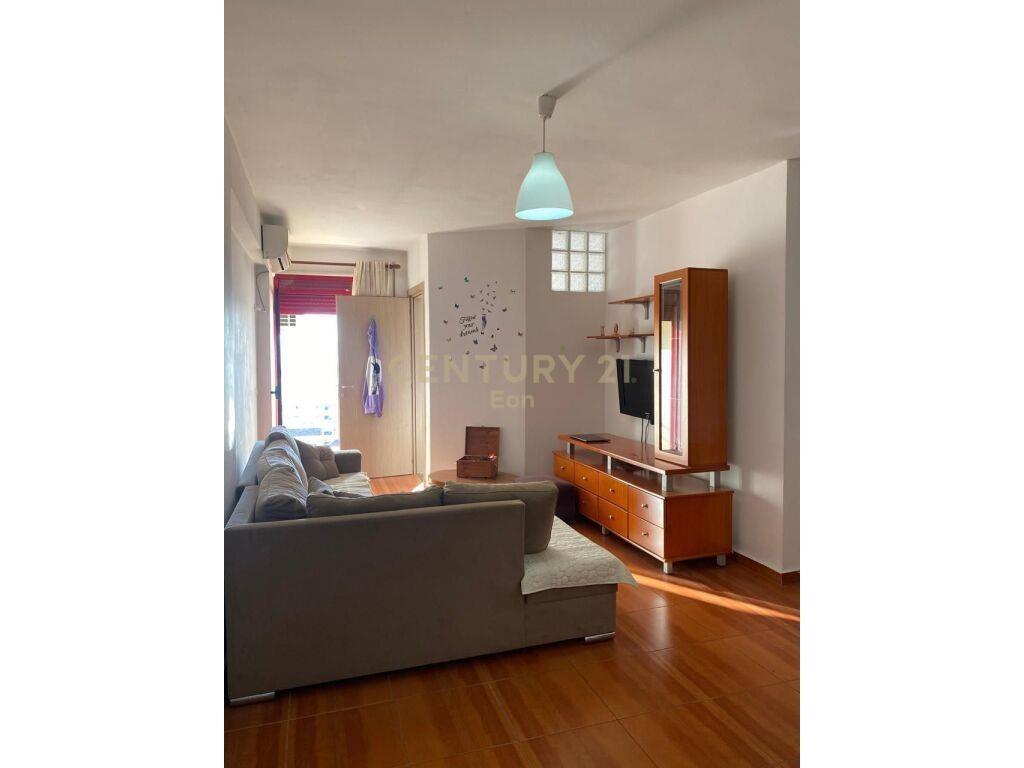 JEPET ME QIRA 2+1, PRANE POLIKLINIKES !