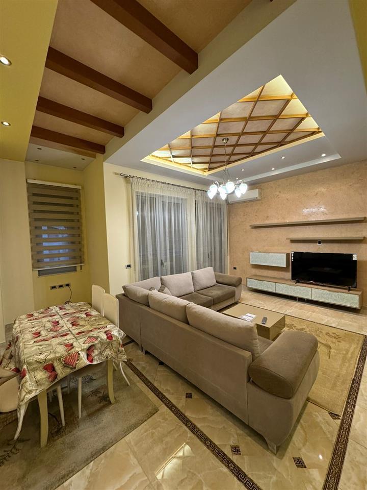 Qera, Apartament 2+1+2+ Poste Parkimi. Pazari i Ri.