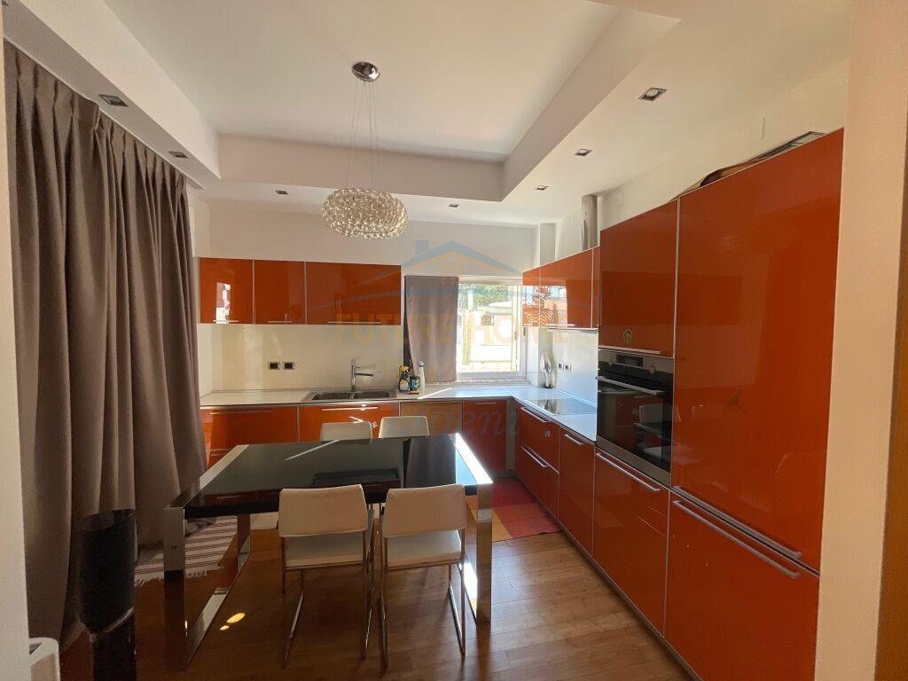 Qera, Apartament 3+1+2 Poste Parkimi, Liqeni i Thate, Tiranë