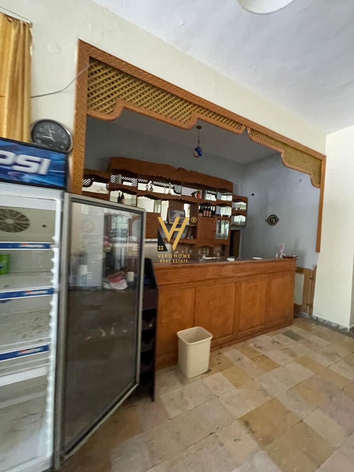 BAR-RESTORANT-TRUALL 1640 M2 NE BERAT