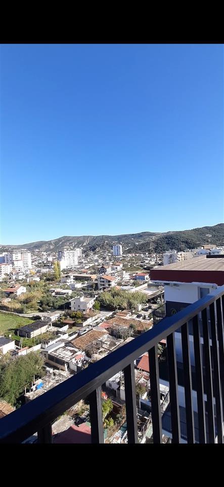 Shitet Penthouse tek stadiumi Flamurtari