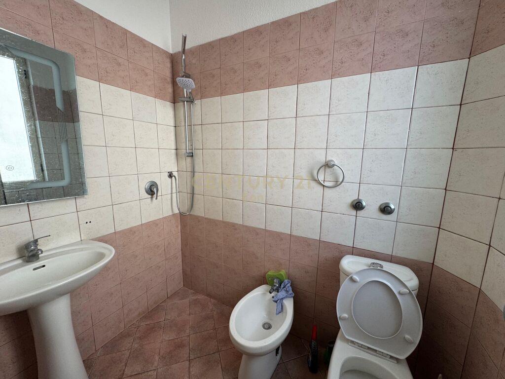 SHITET 2 APARTAMENTE 1+1 DHE 2+1 ME PAMJE DETI NE VOLLGA !!