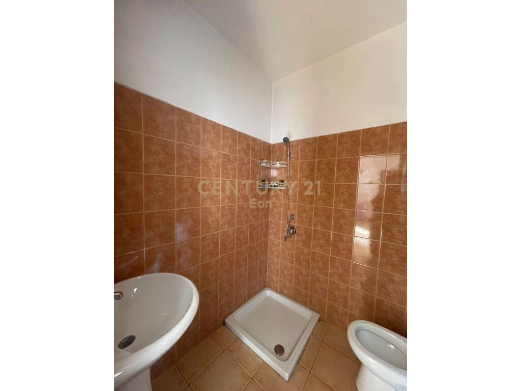 Apartament 1+1 + Verande me Qira në Lagja nr.6, Durrës – 300