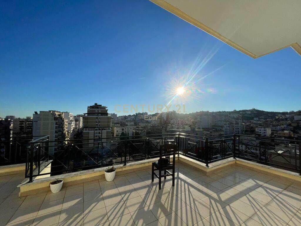 Apartament 1+1 + Verande me Qira në Lagja nr.6, Durrës – 300