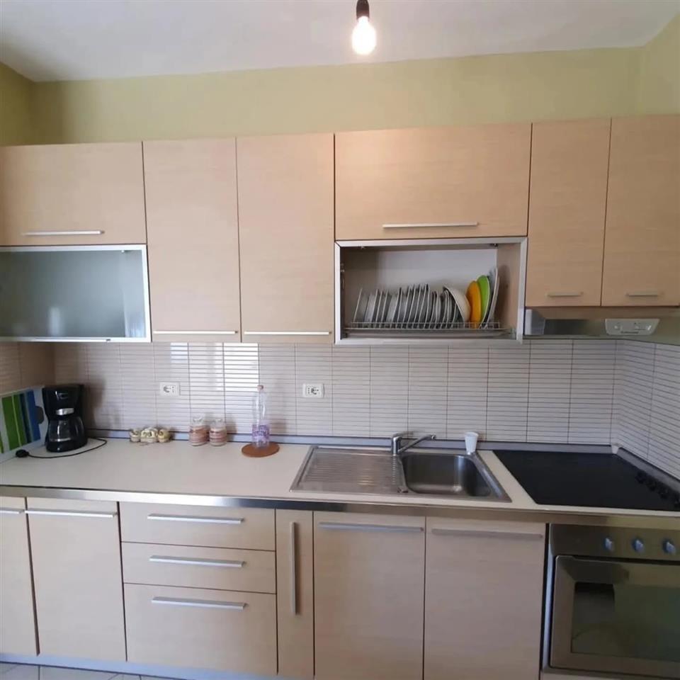 Apartament ne shitje 2+1 prane Stadiumit Flamurtari Vlore