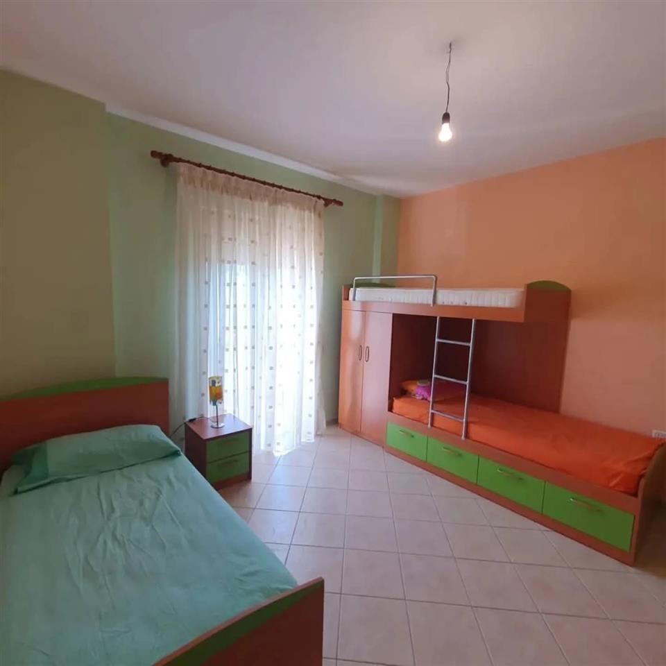 Apartament ne shitje 2+1 prane Stadiumit Flamurtari Vlore