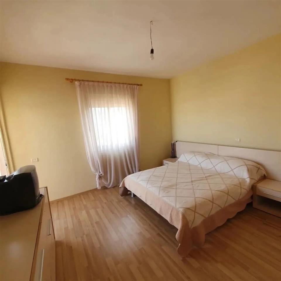 Apartament ne shitje 2+1 prane Stadiumit Flamurtari Vlore
