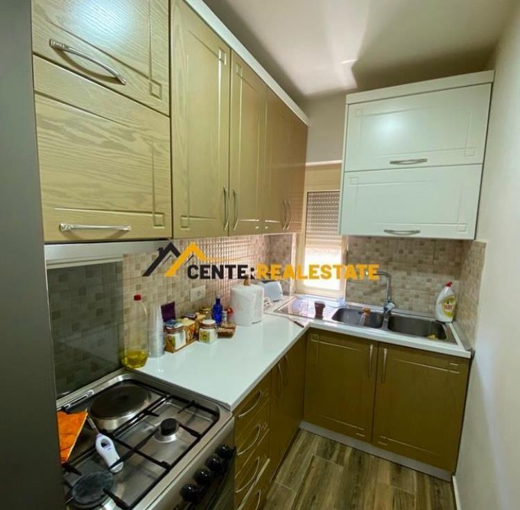 SHITET APARTAMENT 3+1 I MOBILUAR, ELBASAN.