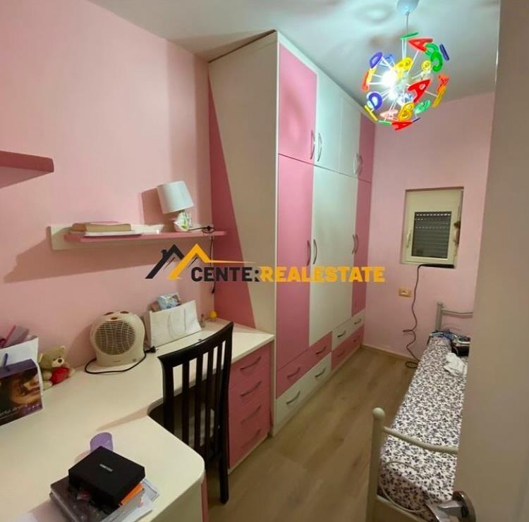 SHITET APARTAMENT 3+1 I MOBILUAR, ELBASAN.