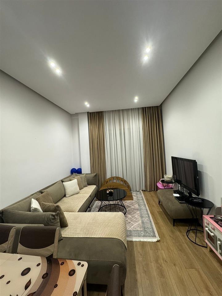 jepet apartament me qera green city