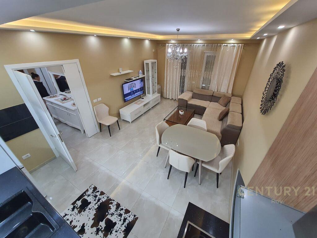 Apartament 2+2 me Qira në Sheshi Pranvera, Durrës – 750€ | 1