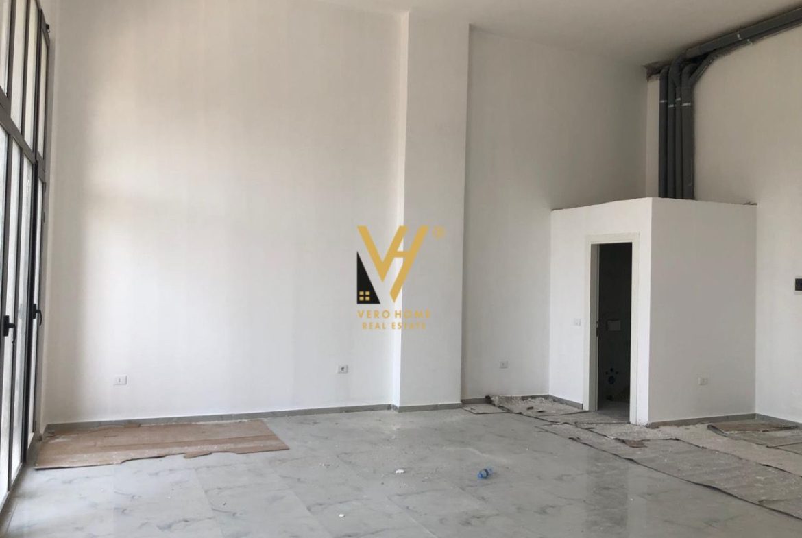 AMBIENT 88M2 ME QERA NE XHAMLLIK 600 EURO