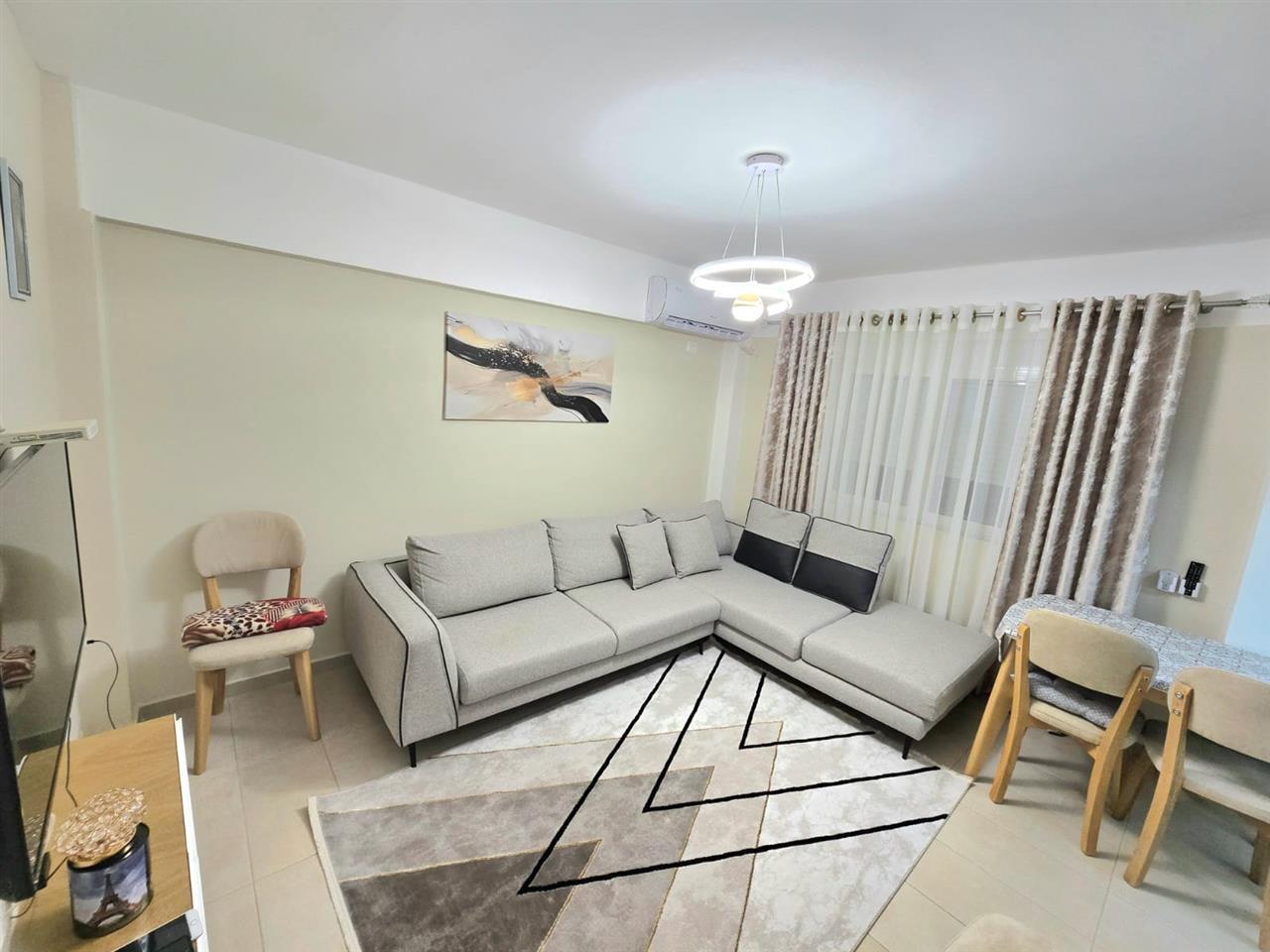 Jepet apartament me qera ditore