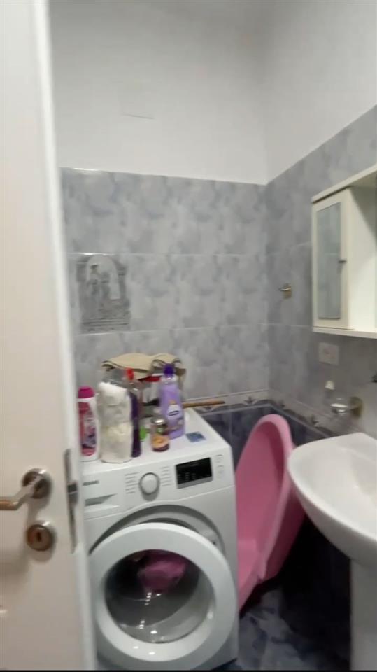 Apartament 2+1 me Qira (parkim i perfshire)