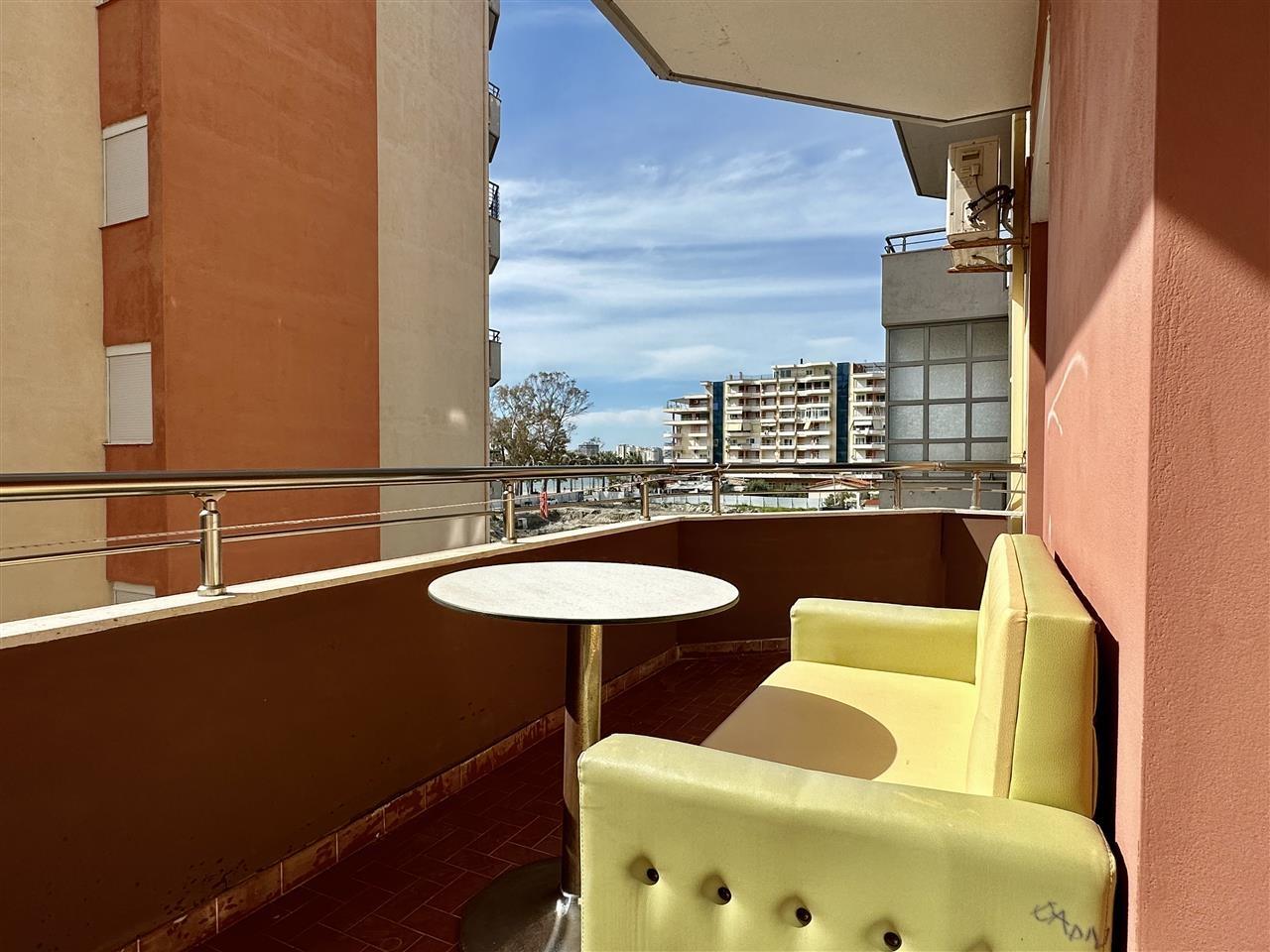 APARTAMENT 2+1 ME QERA DITORE/MUJORE NE LUNGOMARE